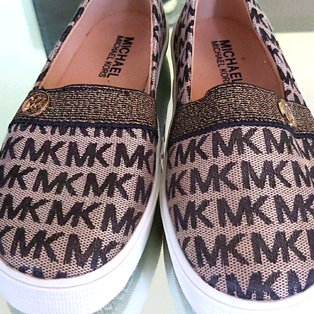 Michael Kors girls shoe